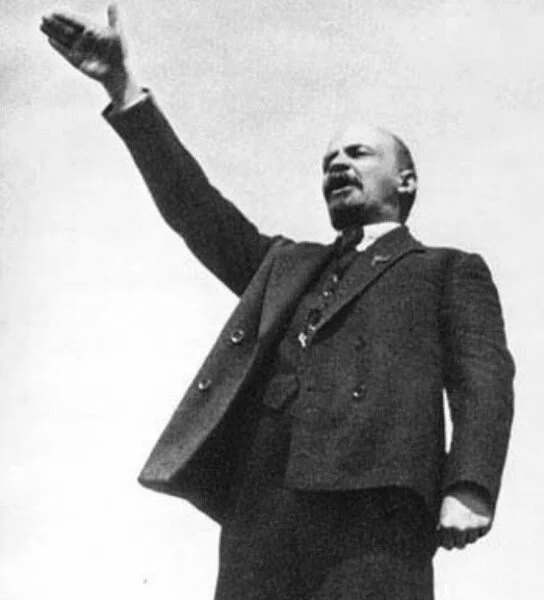 Собчак первым делом уберет тело Ленина с Красной площади