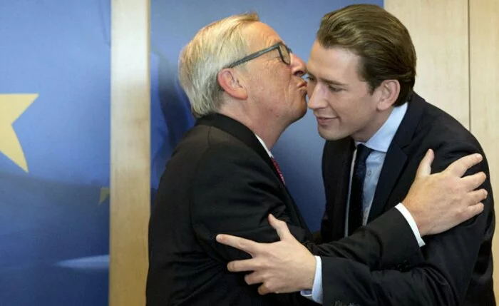 Будущего канцлера Австрии смутил поцелуй главы Еврокомиссии