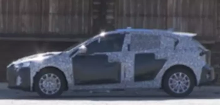 Ford Focus нового поколения засняли на видео во время тестов