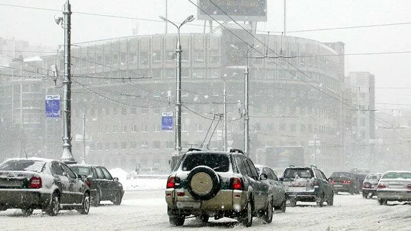 В Челябинске снегопад привёл к 10-балльным пробкам