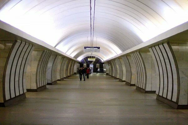 В Москве из-за упавшего пассажира произошел сбой в работе метро