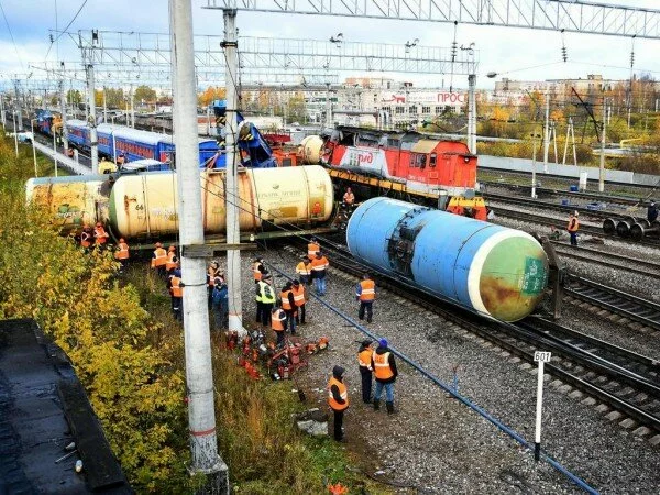 В Вологодской области маневровый поезд столкнулся с грузовым составом