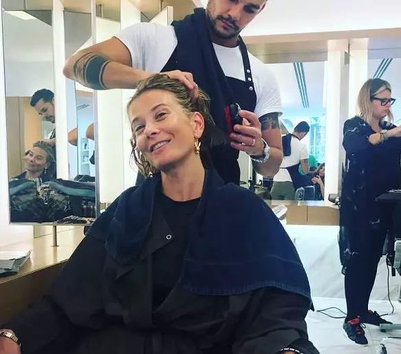 Юлия Высоцкая опубликовала снимок со своим парикмахером