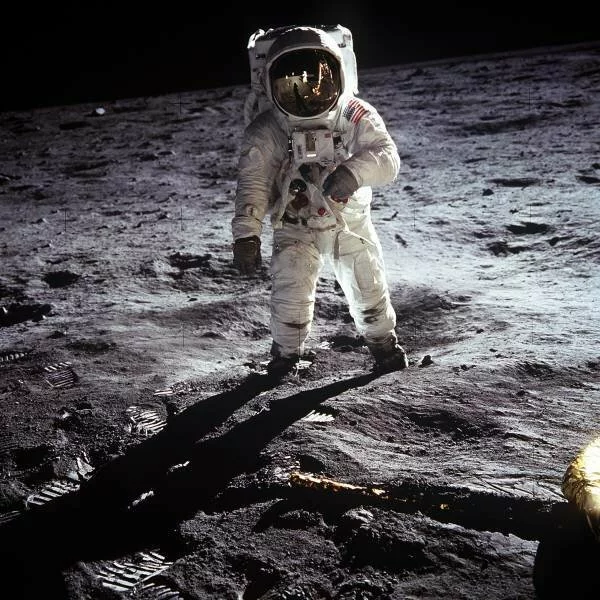 Найдено новое доказательство фальсификации высадки США на Луну?