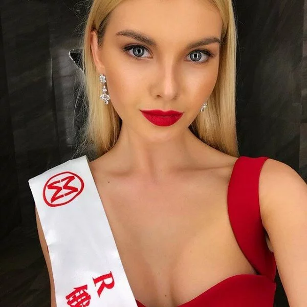 Полина Попова из Екатеринбурга вошла в 10 самых красивых девушек мира