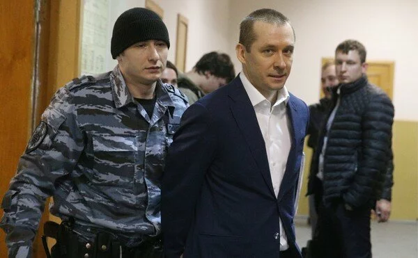 Родственники полковника Захарченко покинули территорию России