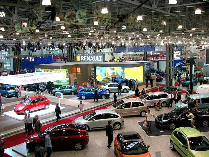 «Автостат»: Продажи новых автомобилей в России увеличились на 15% за год