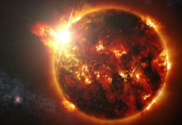 В NASA опубликовали изображение загадочных темных нитей у Солнца