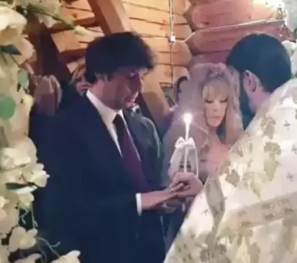 В Сети появилось еще одно видео с венчания Пугачевой и Галкина