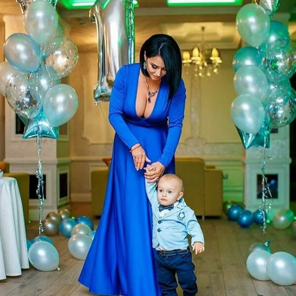 Виктория Берникова отметила первый день рождения своего сына