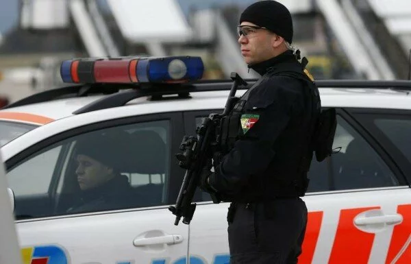 В Цюрихе в результате перестрелки у банка погибли два человека