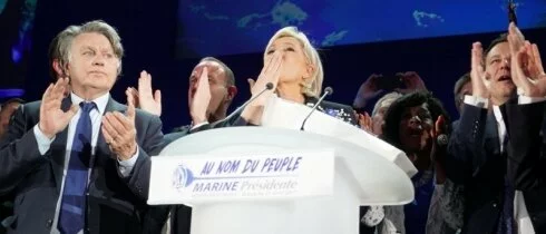 Эммануэль Макрон и Марин Ле Пен вышли во второй тур выборов президента Франции