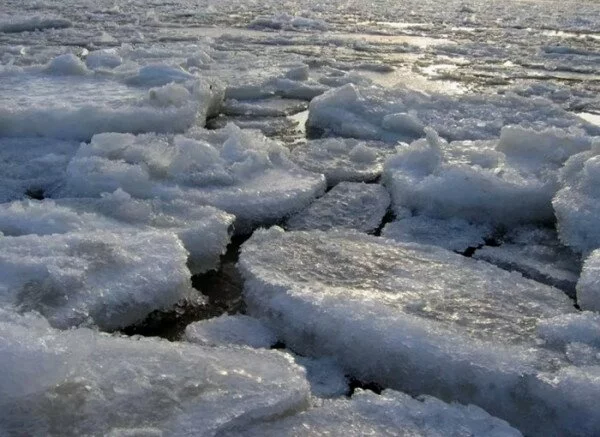 На Камчатке глыба льда насмерть придавила 6-летнего мальчика