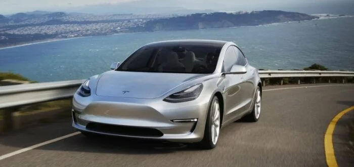 Илон Маск раскрыл дату выхода серийной версии Tesla Model 3