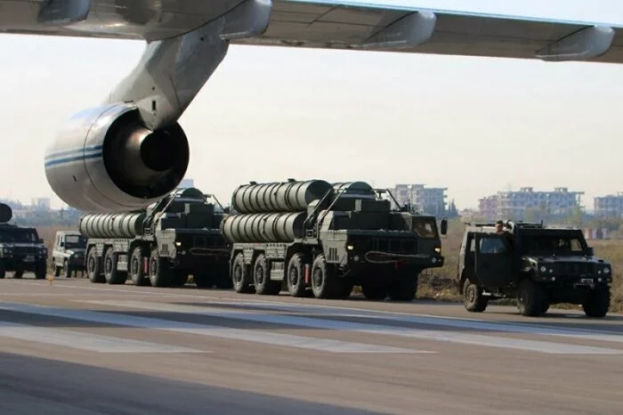 Озеров: Россия может начать поставлять в Сирию системы ПВО