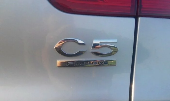 В Сеть выложены первые фото обновленного седана Citroen C5