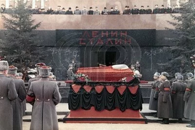 В Госдуме создадут юридические механизмы захоронения Ленина?