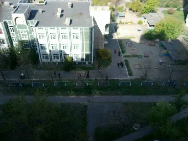 В Киеве взорвался неизвестный предмет на территории детского сада