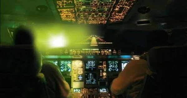 В Москве хулиганы ослепили лазерами пилотов пяти самолетов