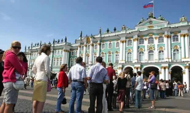 Власти Петербурга просят ввести бесплатные электронные визы для иностранцев