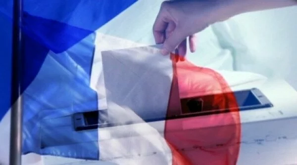 Во Франции Ле Пен и Макрон проголосовали на президентских выборах