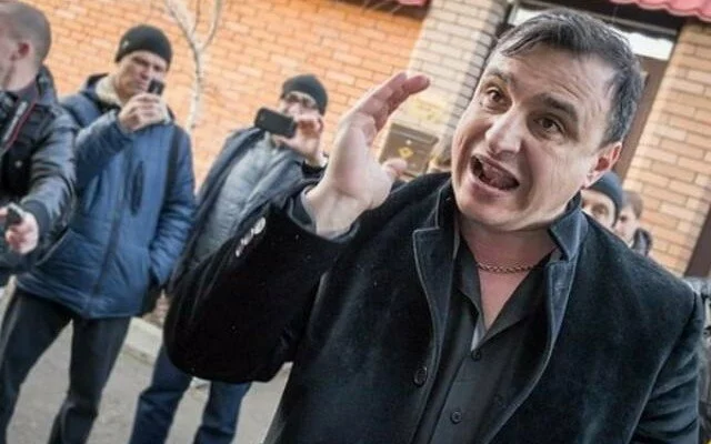 Генпрокуратура просит суд о заочном осуждении экс-депутата Луганского облсовета Клинчаева