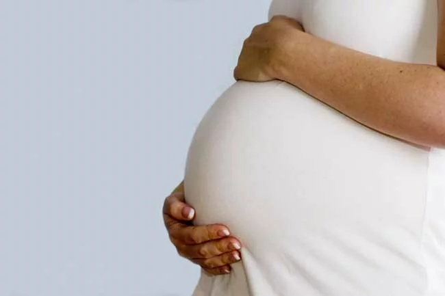 Курение во время беременности разрушает печень внутриутробного ребенка