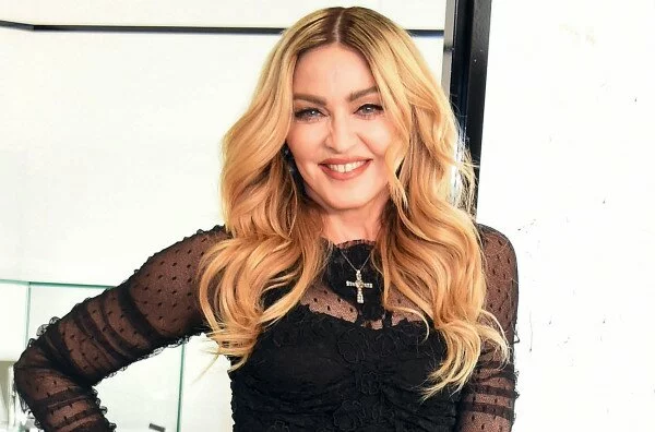 Мадонна порадовала поклонников откровенным селфи