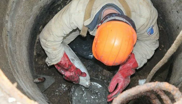 На Луганщине во время ремонтных работ в канализационном коллекторе погиб мужчина