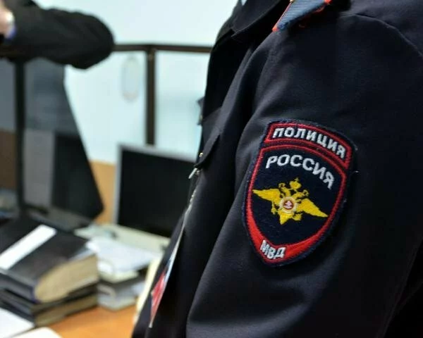 На обочине недалеко от Санкт-Петербурга нашли снаряд и гранату