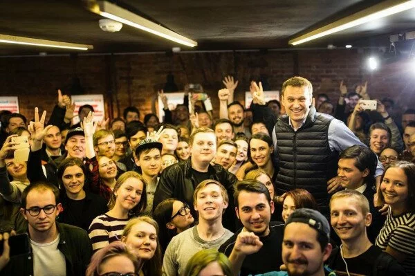 Навальный выложил фото с открытия штаба в Петербурге