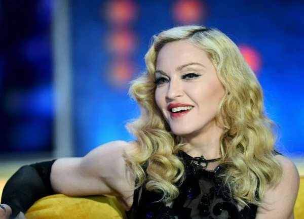 Новый фаворит 59-летней Мадонны почти вдове младше певицы