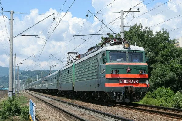 Под Петербургом задержались 2 поезда из Москвы из-за неисправности контактной сети