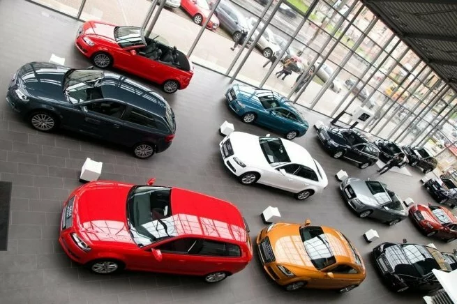 Продажи новых машин в России выросли в апреле почти на 7%