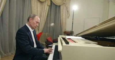 Путин сыграл на рояле перед встречей с Си Цзиньпином