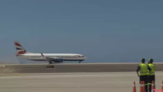 «Самый бесполезный аэропорт» мира принял первый авиарейс