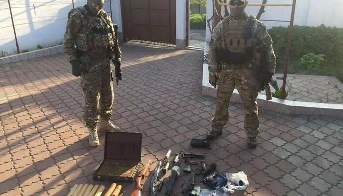 СБУ задержала торговцев оружием, вывезенным из зоны проведения АТО