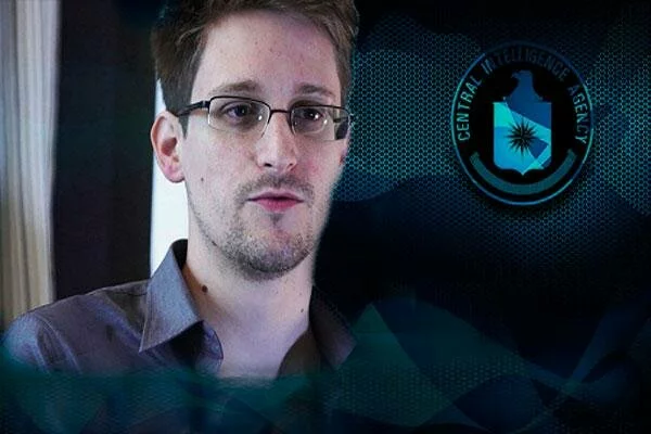 Сноуден озвучил вслух секретные данные об НЛО и их владельцах, украденные у ЦРУ
