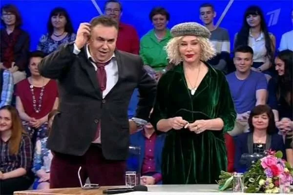 Стас Садальский и Татьяна Васильева подрались в эфире шоу «Сегодня вечером»