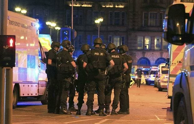 Теракт в Манчестере: во время концерта Арианы прогремел взры