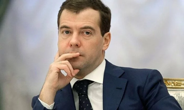 Дмитрий Медведев подписался на страницу Усманова в соцсети «ВКонтакте»