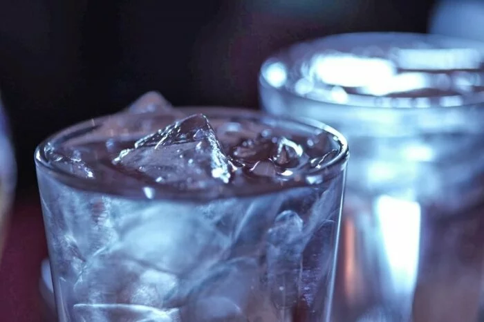 Исследование: Пить холодную воду вредно для организма