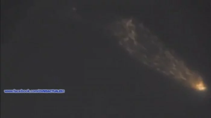 Пассажиры самолета зафиксировали над Тихим океаном НЛО