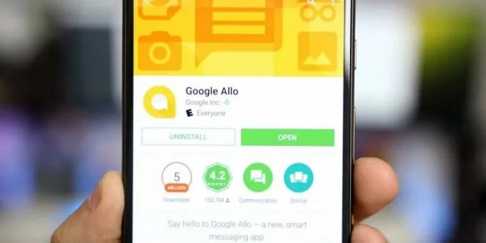 Программа Google Allo превращает селфи в стикеры