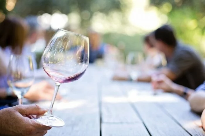 Ученые: Вино помогает от стресса, болезней Паркинсона и Альцгеймера