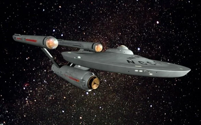 Уфологи нашли рядом с Луной корабль Enterprise из 