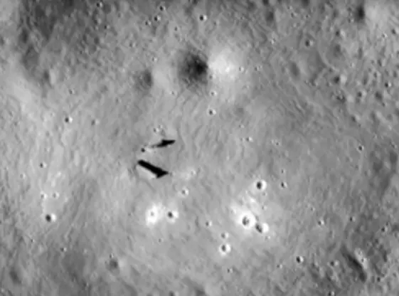 Уфологи нашли на Луне «рукотворные» сооружения