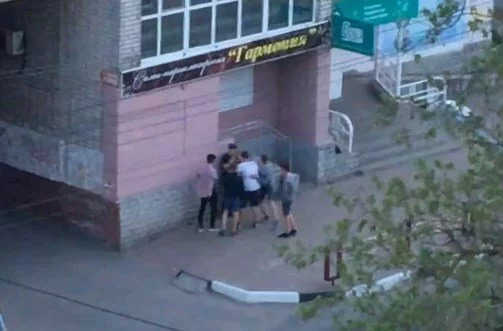 В Брянске на видео сняли массовую драку подростков