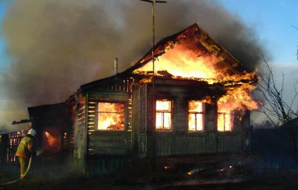 В Чебоксарах в пожаре погибла мать с тремя дочками