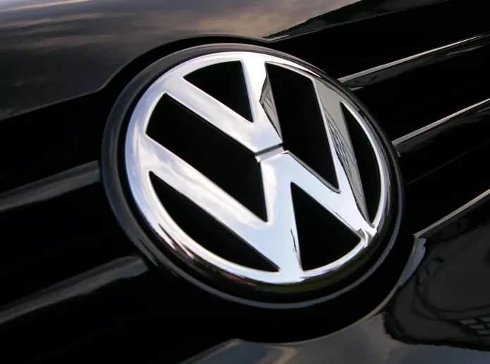В Сети опубликованы рендеры Volkswagen T-Cross
